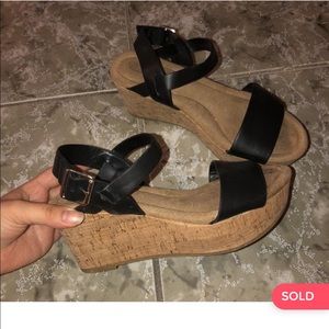 SOLD ❌ SUPER CUTE STRAP WEDGES